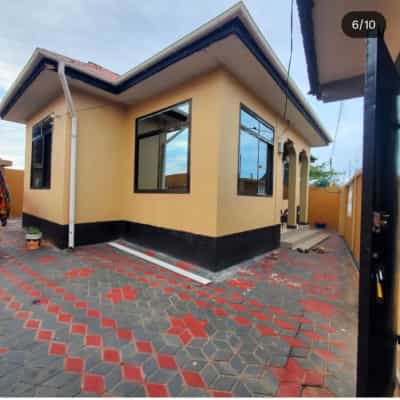 Nyumba ya vyumba vitatu inauzwa Tabata Kinyerezi Mwisho, Dar Es Salaam (400 sqm)