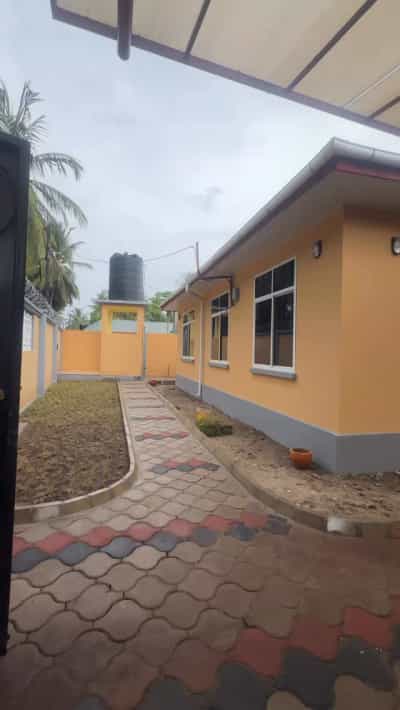 Nyumba ya vyumba vitatu inapangishwa Kibugumo Shule, Dar Es Salaam