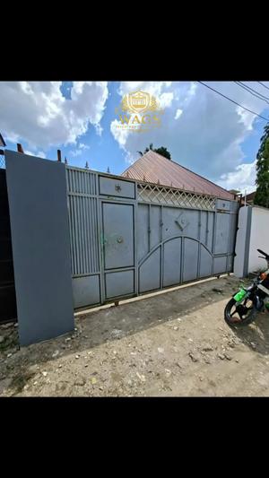 Kiwanja kinauzwa Msasani, Dar Es Salaam (135 sqm) Kiwanja kinauzwa Msasani, Dar Es Salaam (135 sqm)