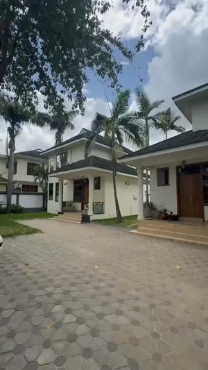 Villa ya vyumba vitatu inapangishwa Mbezi Beach, Dar Es Salaam Villa ya vyumba vitatu inapangishwa Mbezi Beach, Dar Es Salaam
