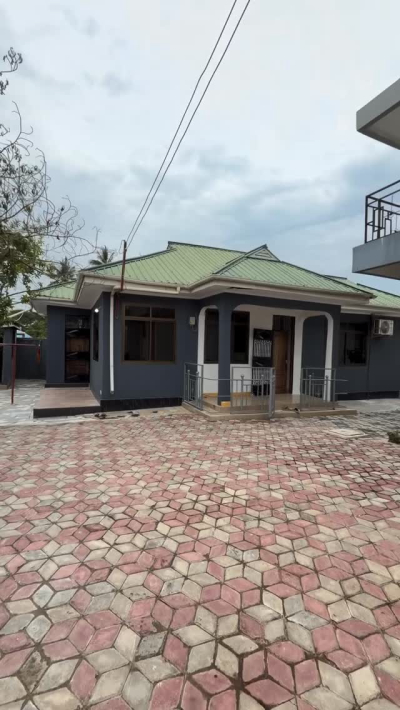 Nyumba/Apartment ya vyumba vitatu inapangishwa Mbezi, Dar Es Salaam