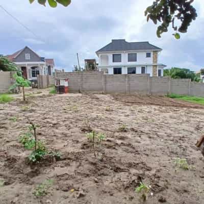Kiwanja kinauzwa Tabata Kinyerezi Makofia, Dar Es Salaam (1200 sqm)