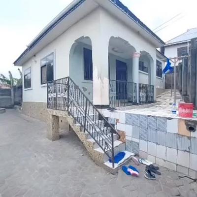 Nyumba ya vyumba vitatu inauzwa Mbezi Kwa Msuguri, Dar Es Salaam (400 sqm) Nyumba ya vyumba vitatu inauzwa Mbezi Kwa Msuguri, Dar Es Salaam (400 sqm)