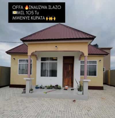 Nyumba ya vyumba vitatu inauzwa Ilazo, Dodoma (1031 sqm) Nyumba ya vyumba vitatu inauzwa Ilazo, Dodoma (1031 sqm)