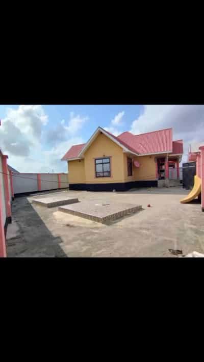 Nyumba ya vyumba vitatu inauzwa Kivule-Msongola, Dar Es Salaam (480 sqm)