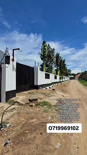Nyumba ya vyumba vitatu inauzwa Sala Sala Jambo Supamaketi, Dar Es Salaam (632 sqm)