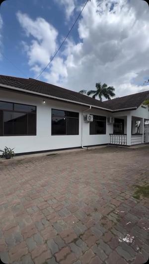 4 Bedrooms House for Rent in Mbezi Beach, Dar Es Salaam 4 Bedrooms House for Rent in Mbezi Beach, Dar Es Salaam