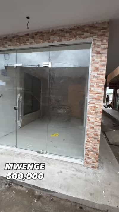 Duka linapangishwa Mwenge, Dar Es Salaam