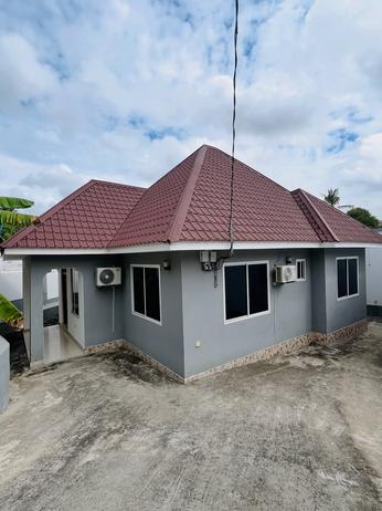 Nyumba ya vyumba vitatu inapangishwa Makongo Juu, Dar Es Salaam Nyumba ya vyumba vitatu inapangishwa Makongo Juu, Dar Es Salaam