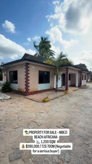 Nyumba ya vyumba vitatu inauzwa Mbezi Beach Africana, Dar Es Salaam (1200 sqm) Nyumba ya vyumba vitatu inauzwa Mbezi Beach Africana, Dar Es Salaam (1200 sqm)