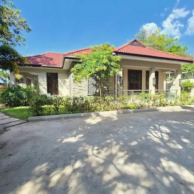 Villa (Furnished) ya vyumba vinne inapangishwa Oysterbay, Dar Es Salaam Villa (Furnished) ya vyumba vinne inapangishwa Oysterbay, Dar Es Salaam