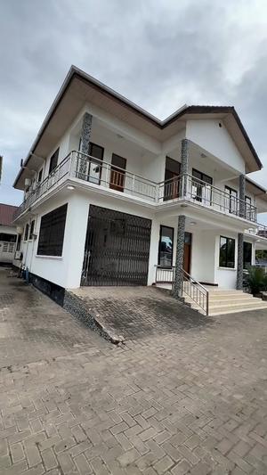 Nyumba ya vyumba vitano inapangishwa Mbezi Beach, Dar Es Salaam Nyumba ya vyumba vitano inapangishwa Mbezi Beach, Dar Es Salaam