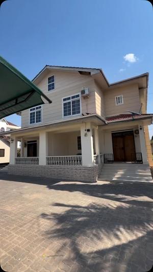 Villa ya vyumba vinne inapangishwa Mbezi Beach, Dar Es Salaam Villa ya vyumba vinne inapangishwa Mbezi Beach, Dar Es Salaam
