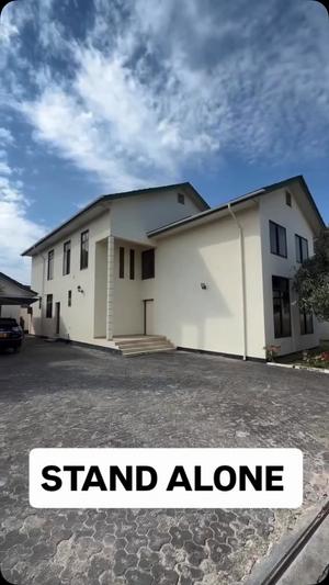 Nyumba ya vyumba vitatu inapangishwa Mbezi Beach, Dar Es Salaam Nyumba ya vyumba vitatu inapangishwa Mbezi Beach, Dar Es Salaam