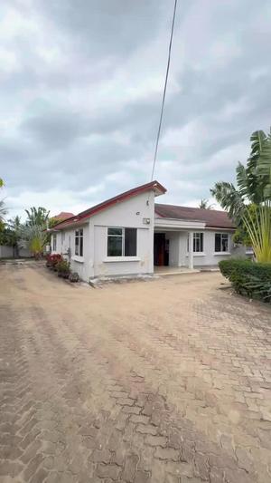4 Bedrooms House for Rent in Mbezi Beach, Dar Es Salaam 4 Bedrooms House for Rent in Mbezi Beach, Dar Es Salaam