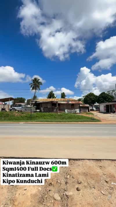 Kiwanja (Residential/Commercial) kinauzwa Kunduchi, Dar Es Salaam (1400 sqm)