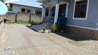 3 Bedrooms House for Sale in Mbezi Beach, Dar Es Salaam (1000 sqm)