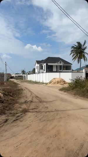 Kiwanja kinauzwa Kibada Blood 19, Dar Es Salaam (1000 sqm)