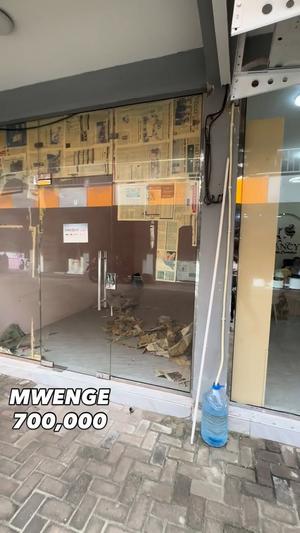 Duka linapangishwa Mwenge, Dar Es Salaam