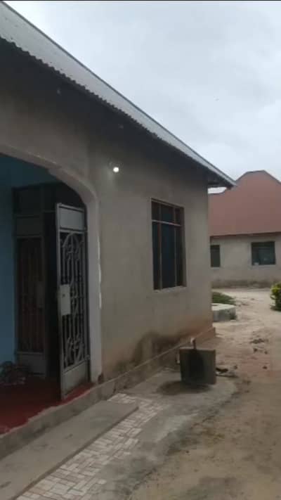 Nyumba ya vyumba vitatu inauzwa Mbagala, Dar Es Salaam Nyumba ya vyumba vitatu inauzwa Mbagala, Dar Es Salaam