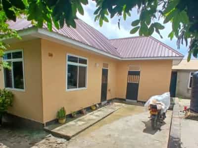 Nyumba ya vyumba vitatu inauzwa Kimara Mwisho, Dar Es Salaam Nyumba ya vyumba vitatu inauzwa Kimara Mwisho, Dar Es Salaam