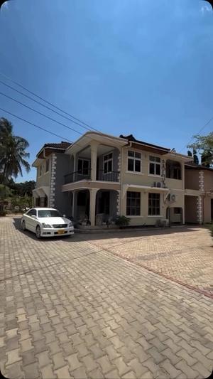 Apartment ya vyumba vinne inapangishwa Mbezi Beach Kwa Mwamnyange, Dar Es Salaam Apartment ya vyumba vinne inapangishwa Mbezi Beach Kwa Mwamnyange, Dar Es Salaam