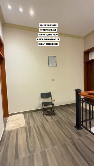 Nyumba ya vyumba vitano inauzwa Mbweni JKT, Dar Es Salaam (1300 sqm)