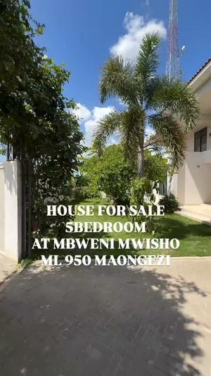 Nyumba ya vyumba vitano inauzwa Mbweni Mwisho, Dar Es Salaam (1200 sqm)