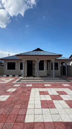3 Bedrooms House for Rent in Bahari Beach, Dar Es Salaam 3 Bedrooms House for Rent in Bahari Beach, Dar Es Salaam
