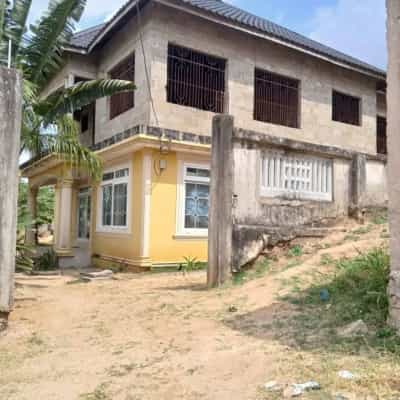 Nyumba ya vyumba vitano inauzwa Kimara Korogwe Msikiti wa Udongo, Dar Es Salaam (600 sqm)