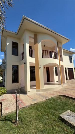 Nyumba ya vyumba 6 inapangishwa Bahar Beach, Dar Es Salaam