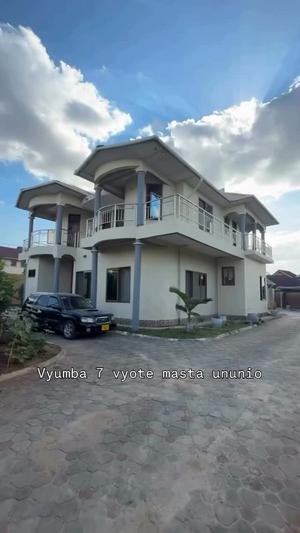 7 Bedrooms House for Rent in Ununio Beach, Dar Es Salaam