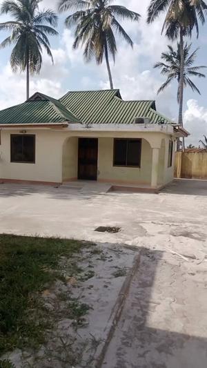 Apartment ya vyumba viwili inapangishwa Pugu Shule, Dar Es Salaam Apartment ya vyumba viwili inapangishwa Pugu Shule, Dar Es Salaam