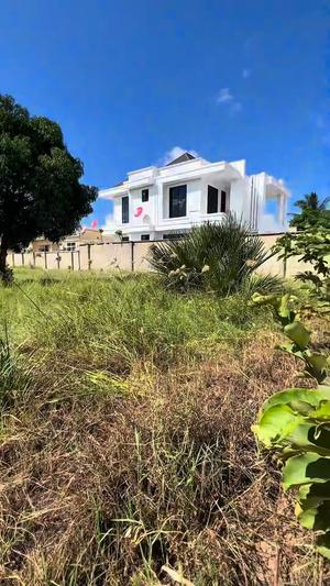 Kiwanja kinauzwa Kigamboni Kibada, Dar Es Salaam sqm 1000