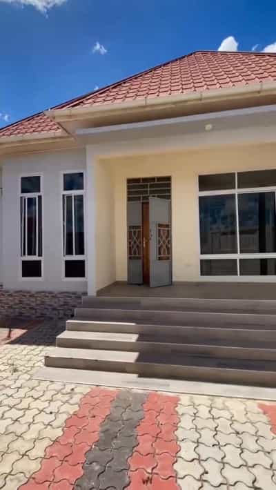 Nyumba ya vyumba vitatu inapangishwa Ilazo, Dodoma Nyumba ya vyumba vitatu inapangishwa Ilazo, Dodoma