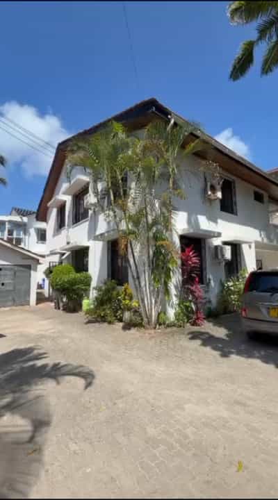 Nyumba ya vyumba vitano inapangishwa Msasani, Dar Es Salaam