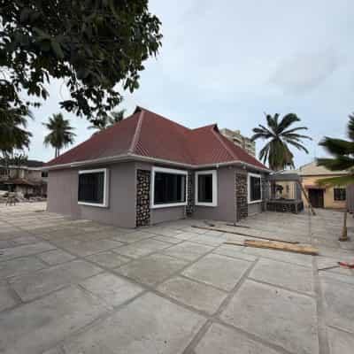 Nyumba ya vyumba vitano inapangishwa Mikocheni, Dar Es Salaam