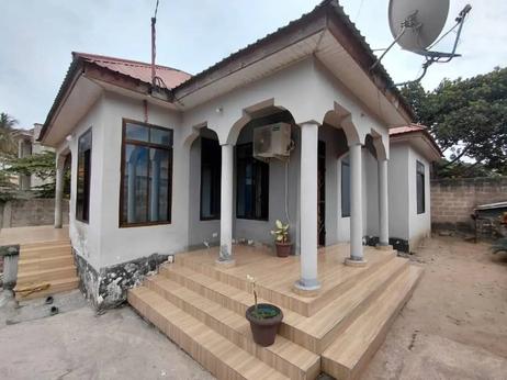 Nyumba ya vyumba vitatu inauzwa Kimara Stop Over, Dar Es Salaam (350 sqm) Nyumba ya vyumba vitatu inauzwa Kimara Stop Over, Dar Es Salaam (350 sqm)