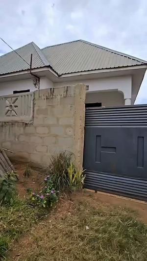 Nyumba ya vyumba vitatu inauzwa Mbezi Msumi, Dar Es Salaam (300 sqm)