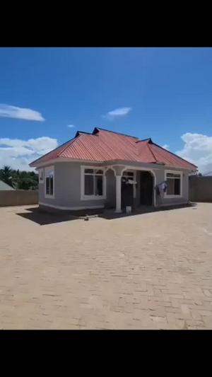 Nyumba ya vyumba vitatu inauzwa Madale Mivumoni, Dar Es Salaam (500 sqm)