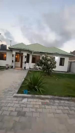 3 Bedrooms House for Rent in Mbezi Beach Tankbovu, Dar Es Salaam