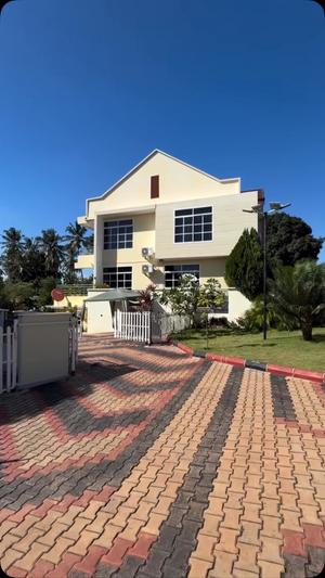 Villa ya vyumba vinne inapangishwa Salasala, Dar Es Salaam