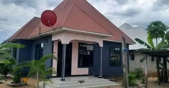 Nyumba ya vyumba vitatu inauzwa Kibaha Mlandizi, Pwani (400 sqm) Nyumba ya vyumba vitatu inauzwa Kibaha Mlandizi, Pwani (400 sqm)