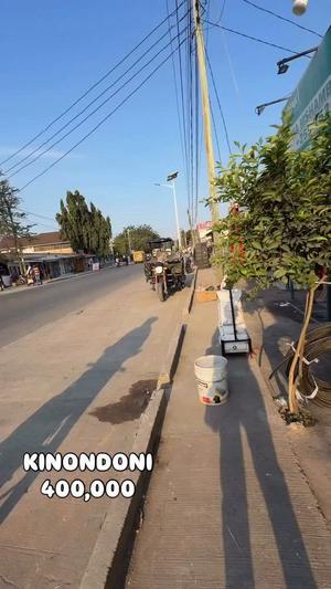Duka linapangishwa Kinondoni, Dar Es Salaam
