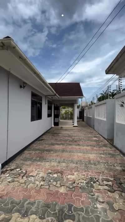 Nyumba ya vyumba vinne inapangishwa Ununio Beach, Dar Es Salaam