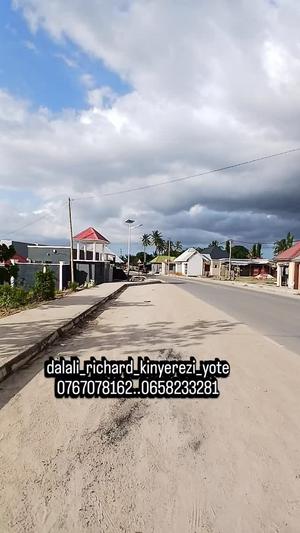 Nyumba ya vyumba vitatu inauzwa Kinyerezi Zabikha, Dar Es Salaam (800 sqm) Nyumba ya vyumba vitatu inauzwa Kinyerezi Zabikha, Dar Es Salaam (800 sqm)