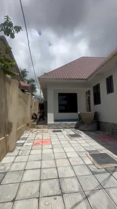 Nyumba ya vyumba vitatu inapangishwa Goba Centre, Dar Es Salaam