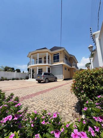 Nyumba ya vyumba vinne inapangishwa Tegeta Nyuki (Kawe Beach), Dar Es Salaam Nyumba ya vyumba vinne inapangishwa Tegeta Nyuki (Kawe Beach), Dar Es Salaam
