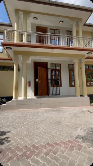 Nyumba (Furnished) ya vyumba vitatu inapangishwa Mwenge, Dar Es Salaam