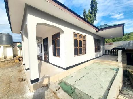 Nyumba ya vyumba vinne inapangishwa Ubungo Riverside Kibangu, Dar Es Salaam Nyumba ya vyumba vinne inapangishwa Ubungo Riverside Kibangu, Dar Es Salaam